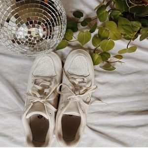 men’s white nike shoes size 9.5